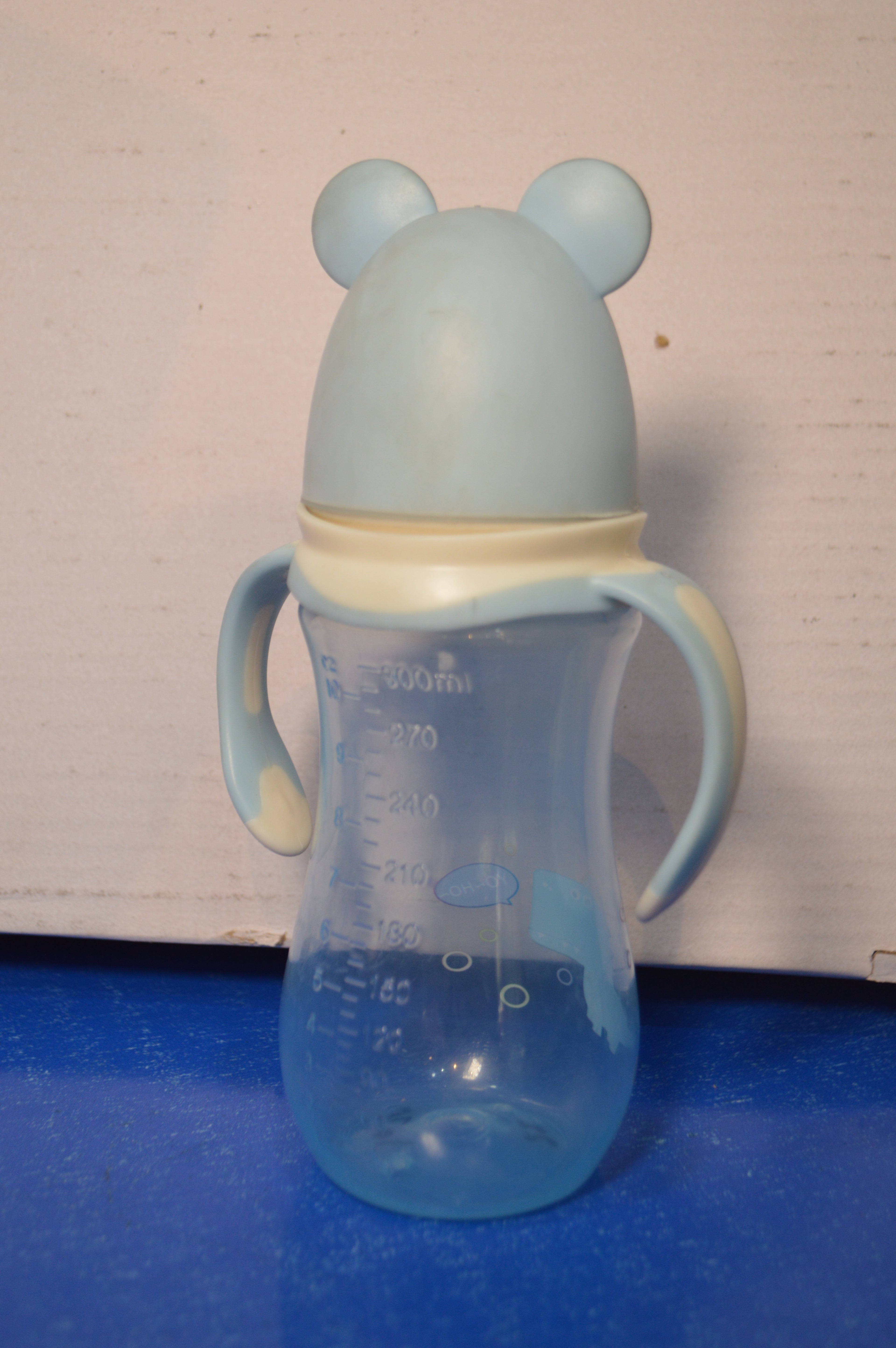 Minitree Anti-Colic Baby Feeding Bottle with Easy-Grip Handles (Blue, 300ml)