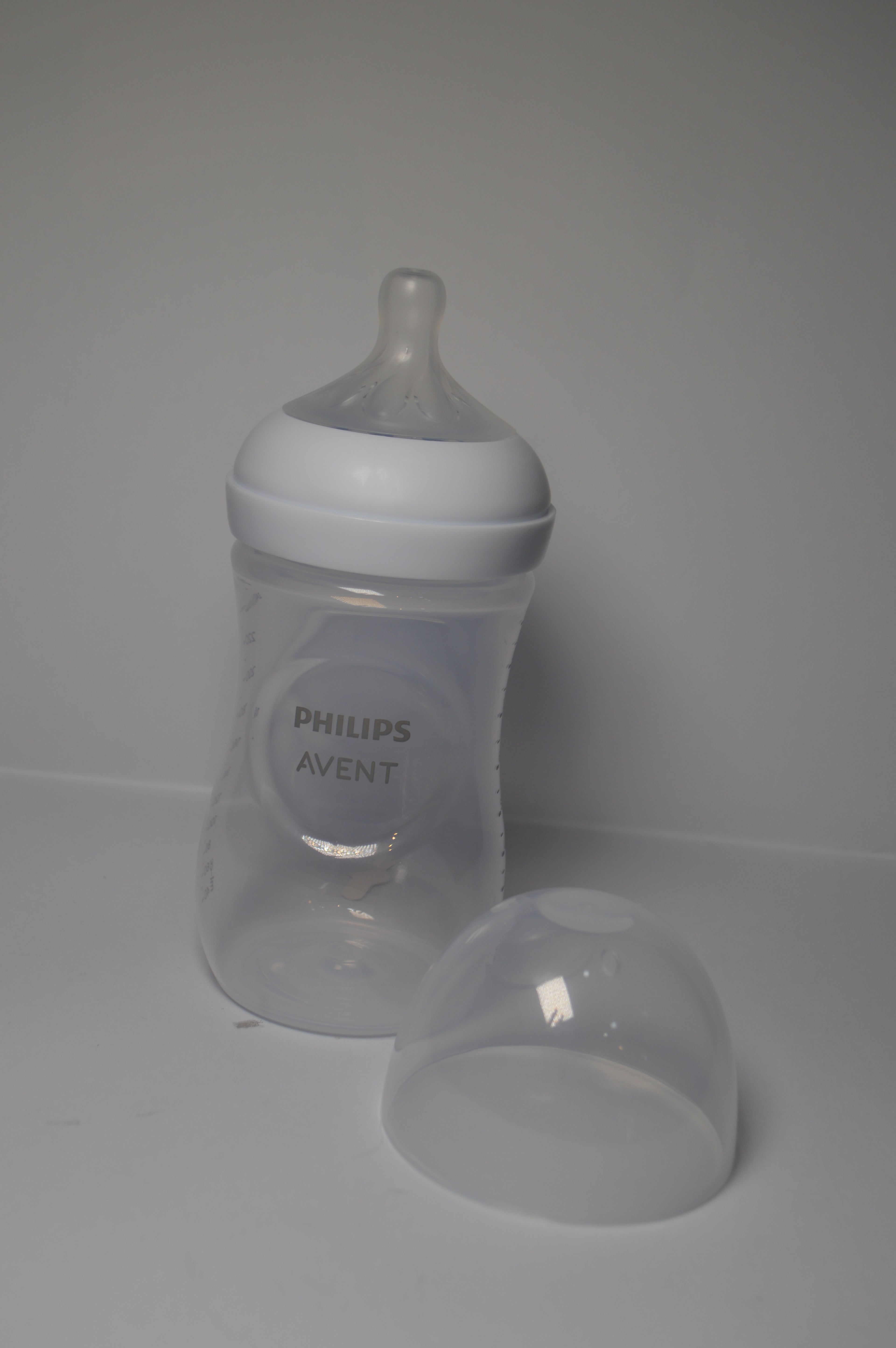 Philips Avent Natural Response Baby Bottle – Anti-Colic Infant Feeder (Clear, 260ml / 9oz)